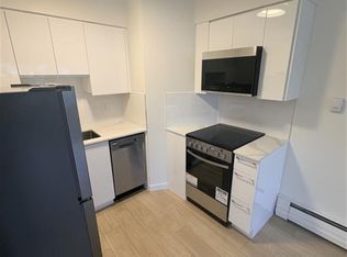 1326 W 13th Ave #303, Vancouver, BC V6H 1N8