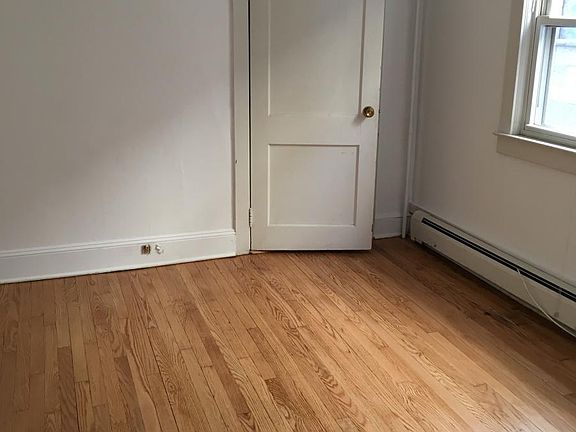 4th image of 90 Washington Ave