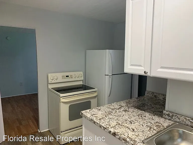 8239 Suncoast Dr #B — Photo 22