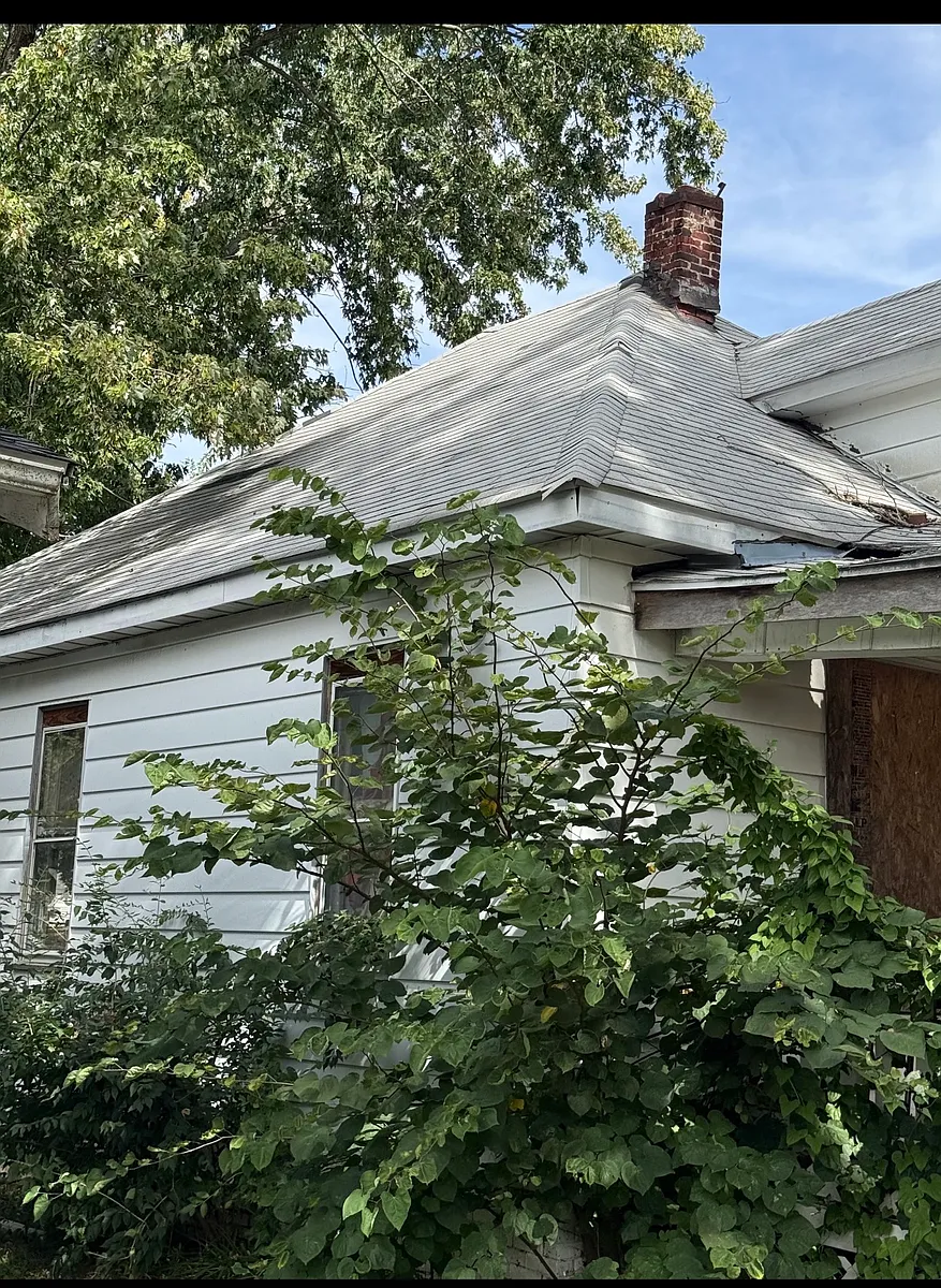 Building Photo - 1096 W Green St