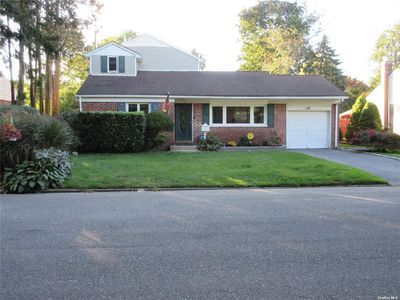 9 Grayley Pl, Huntington Station, NY, 11746