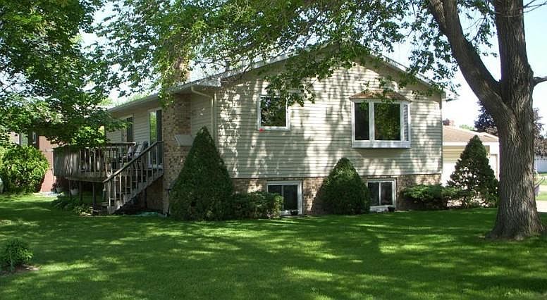 1st image of 725 49th Ave