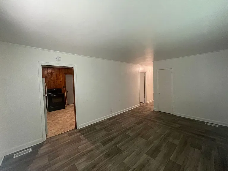 807 Memory Ln — Photo 4