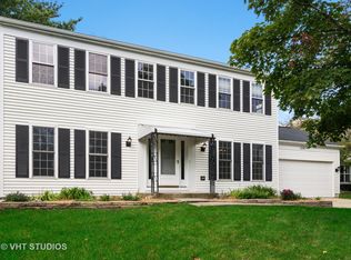 1097 Gunsmoke Ct, Carol Stream, IL 60188