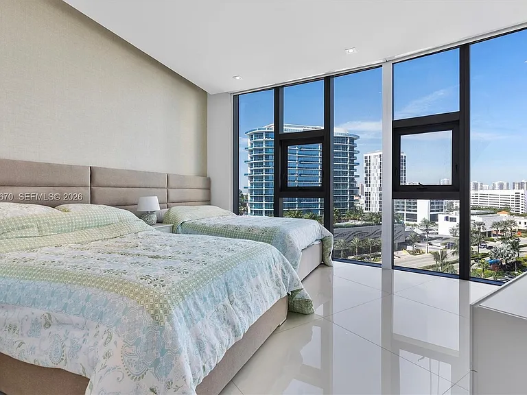 17475 Collins Ave #504 — Photo 39
