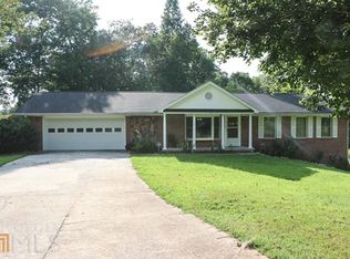 36 Oak Cliff Dr, Toccoa, GA 30577