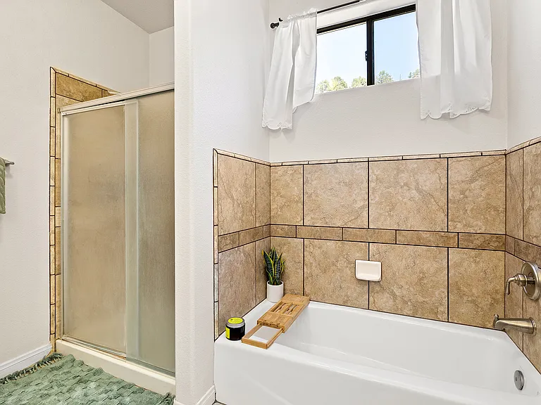 2048 Woodland Dr — Photo 17
