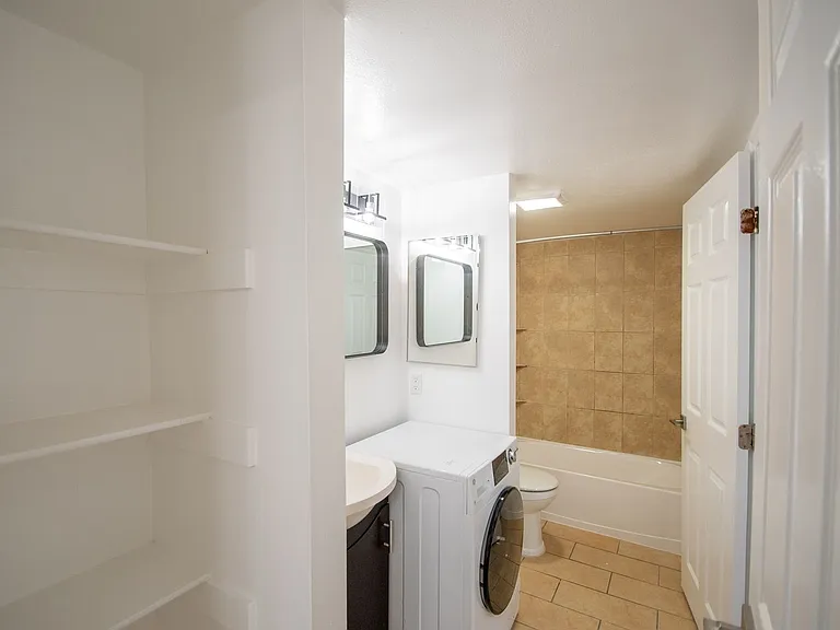 11035 Otsego St — Photo 9