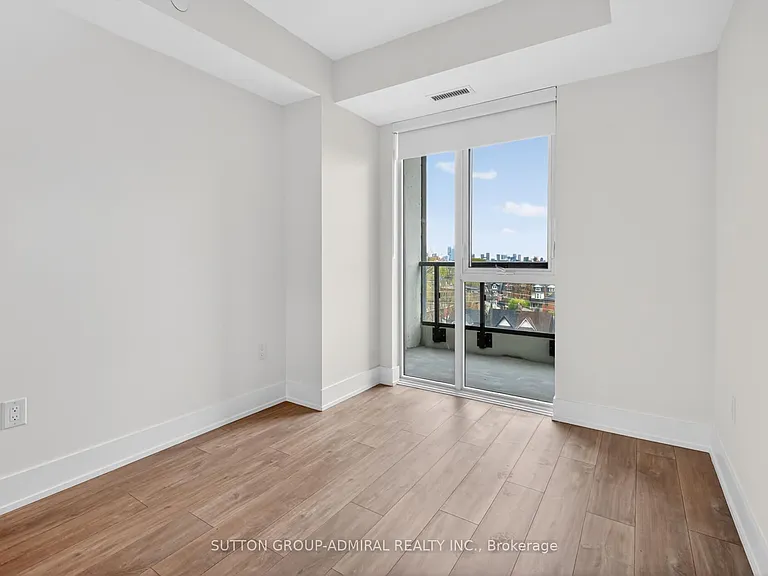 858 Dupont St #534 — Photo 20