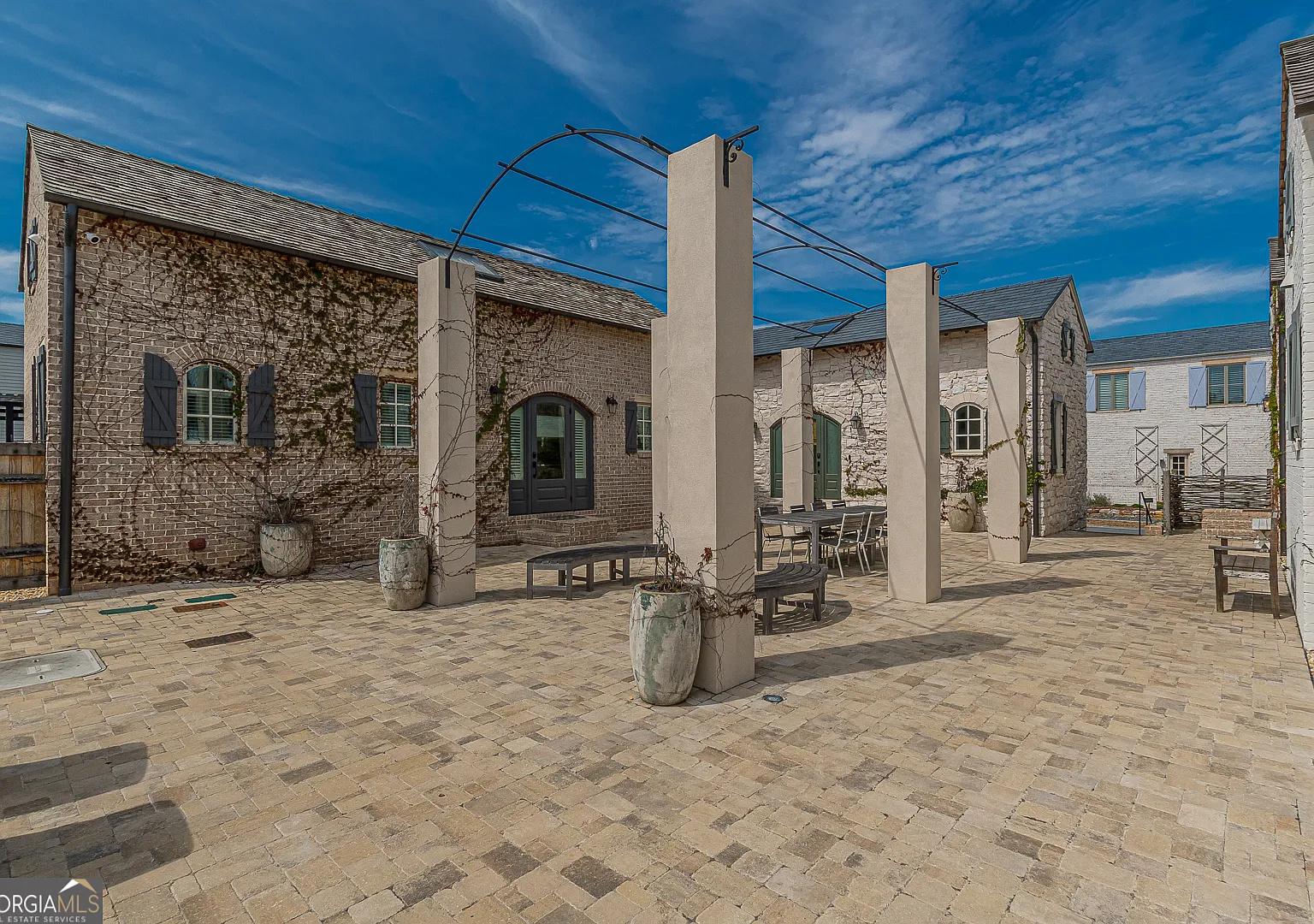 2 bed, 1.0 bath, 595 sqft, $3,000 — Photo 3