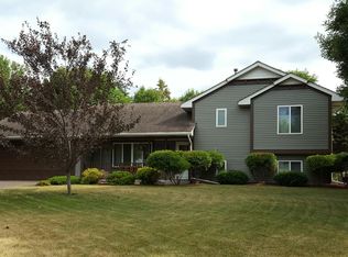 330 72nd St N, Mahtomedi, MN 55115