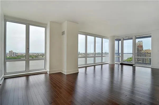 Rented by R New York | media 40