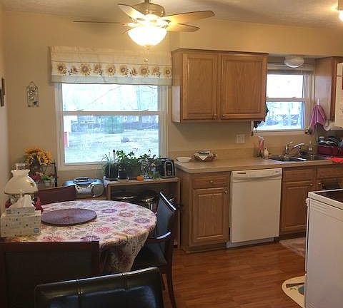 2nd image of 4082 Genevieve Blvd