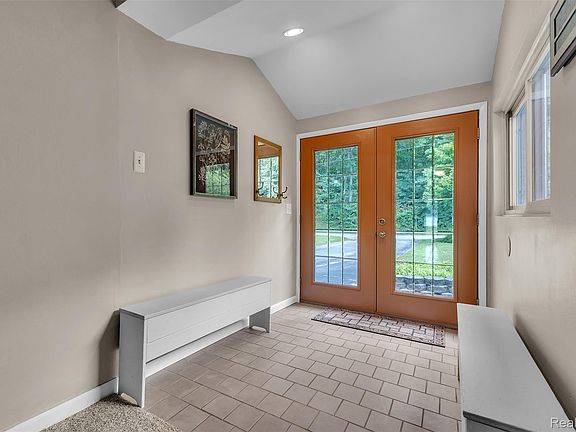 4th image of 2276 Webster Park Dr