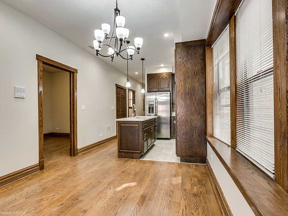 4th image of 4850 N Albany Ave #1