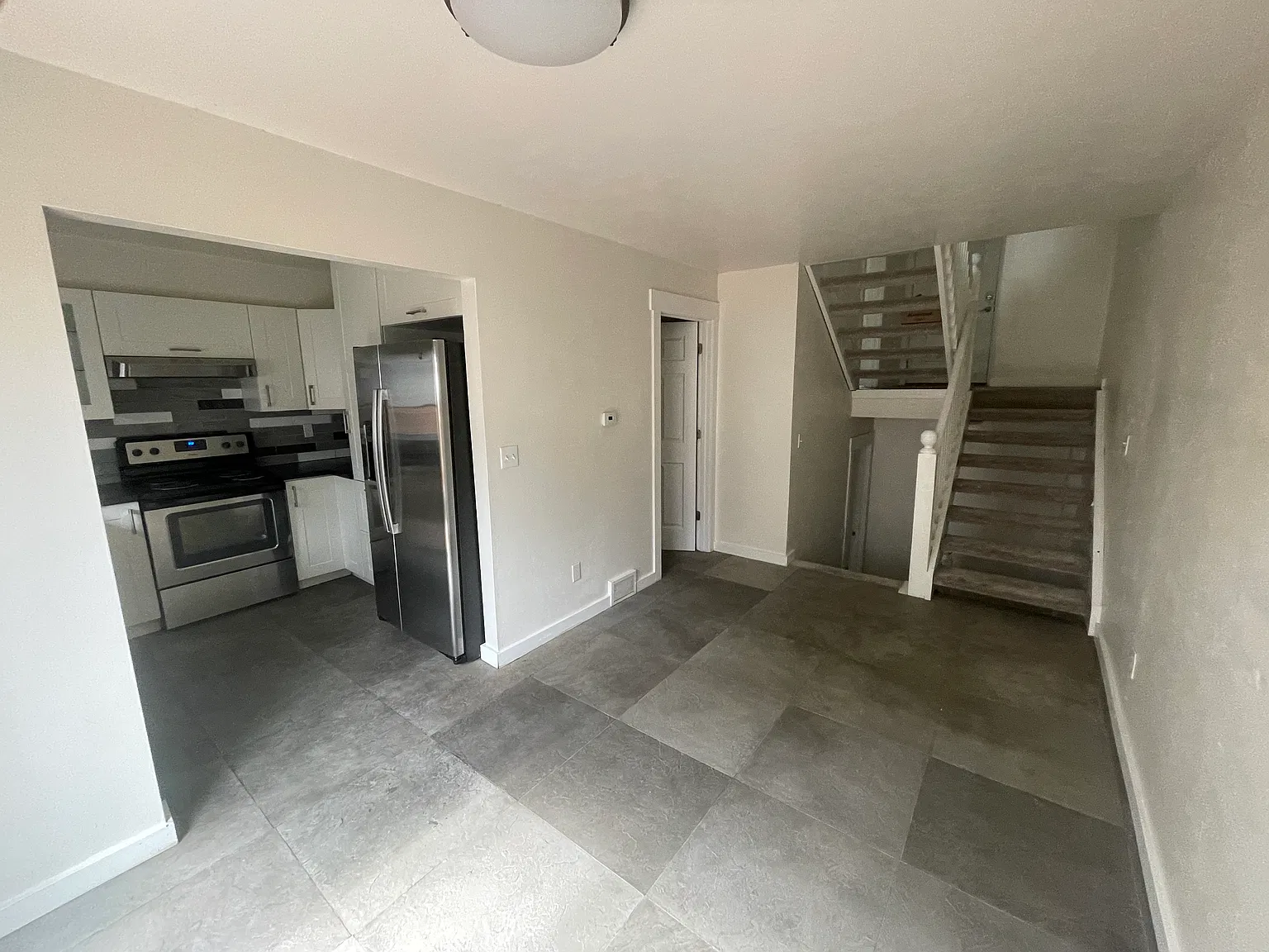 4 bed, 1749 sqft, $5,600 — Photo 4
