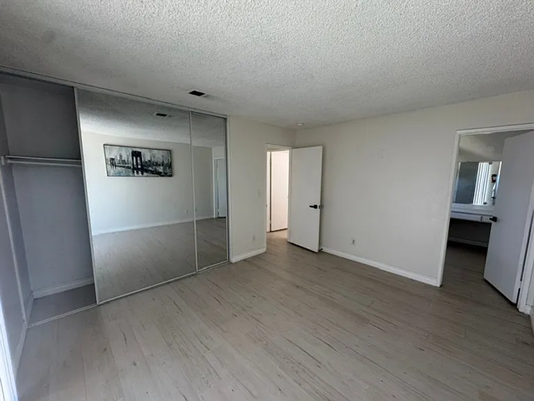 409 Wimbledon Dr — Photo 10