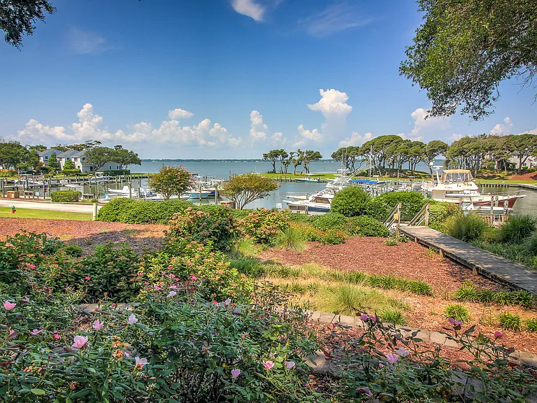 590 Marina Dr #1-D22 — Photo 29