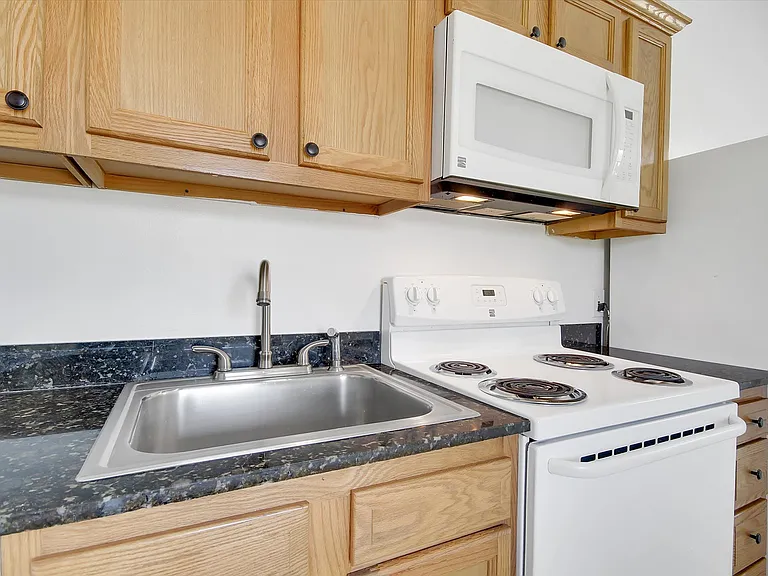 Tiny Apartment Rentals — Photo 40