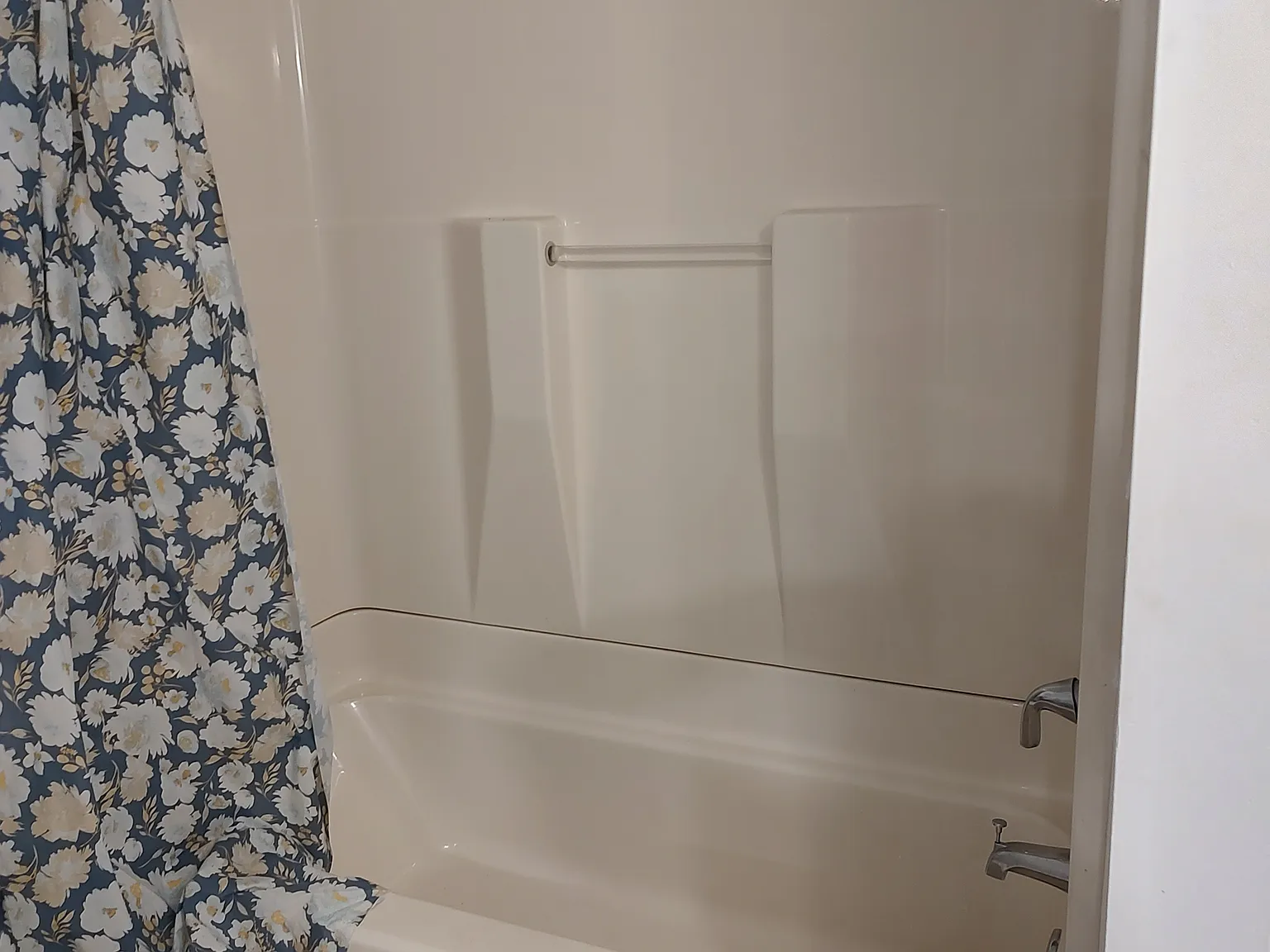 3 bed, 1658 sqft, $1,700 — Photo 4