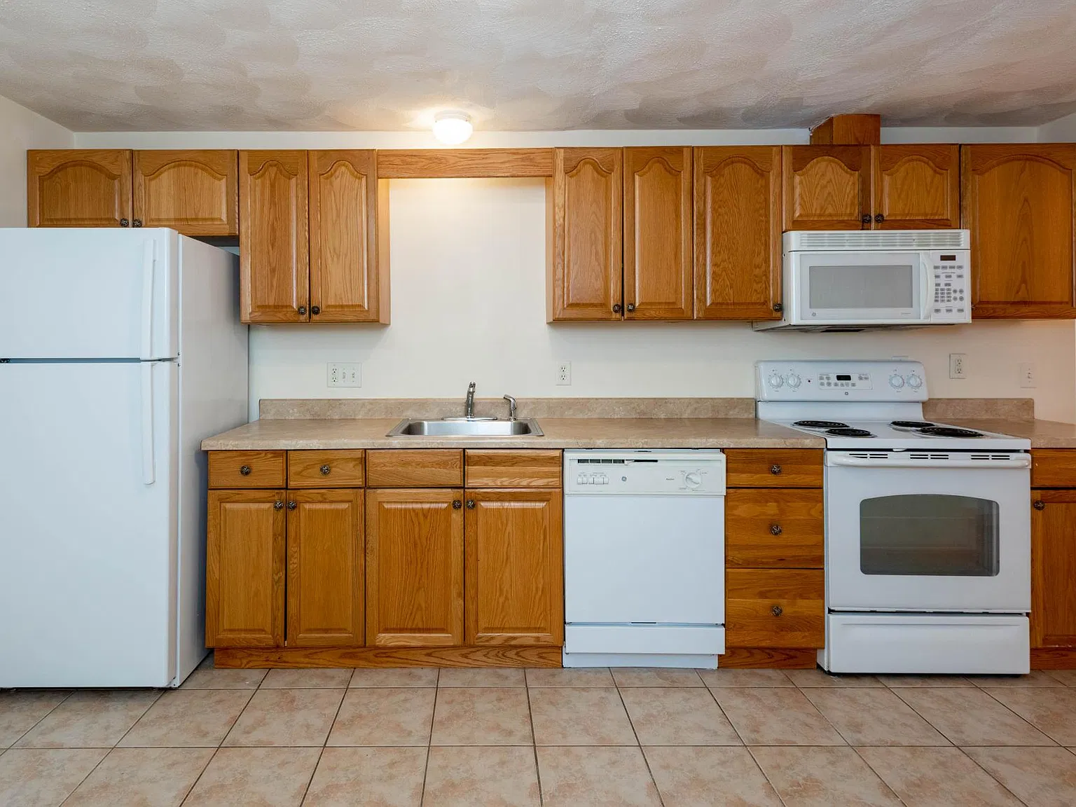 2 bed, 950 sqft, $2,200 — Photo 4