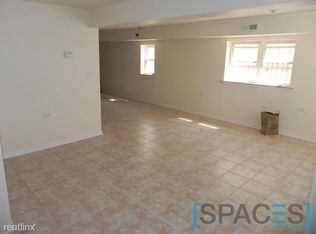 2220 W Grand Ave, Chicago, IL 60612
