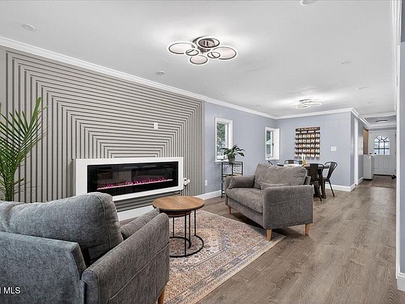 3rd image of 1320 Floral Avenue