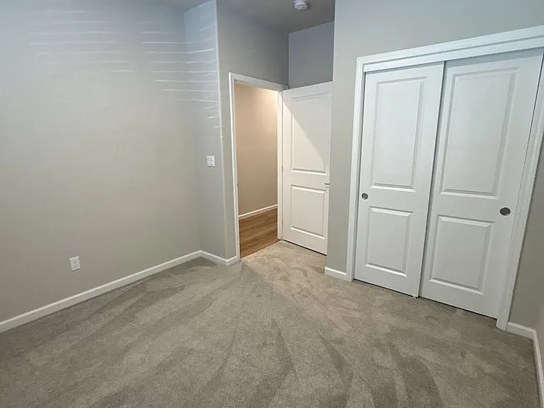 518 S Summit St #101-103 — Photo 9