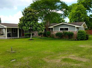 190 W Darby St, Bridge City, TX 77611