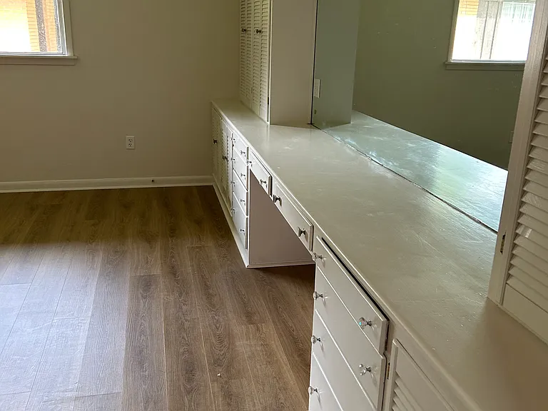 223 Stephanie Ave — Photo 18