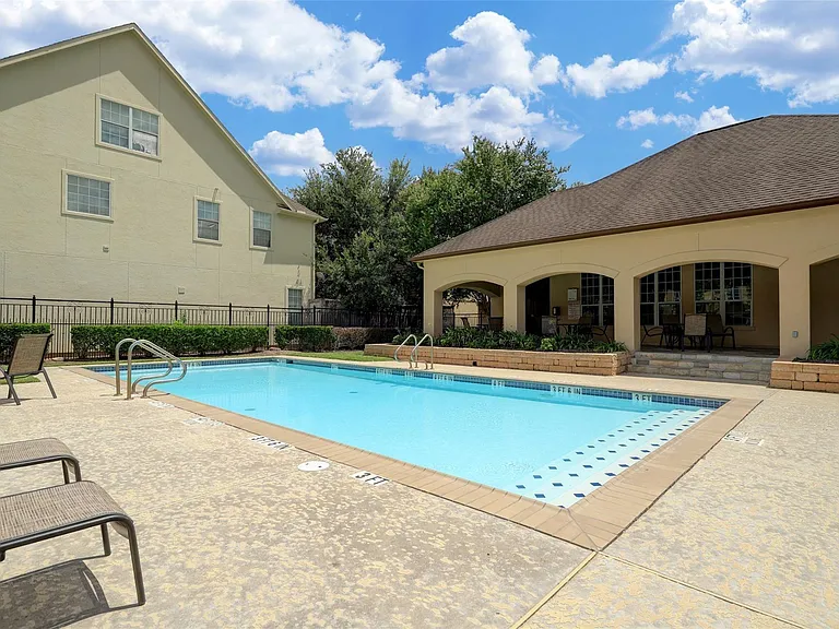 2602 Coastal Greens Dr — Photo 16