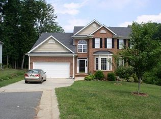 4102 Turnberry Park Ct, Pfafftown, NC 27040