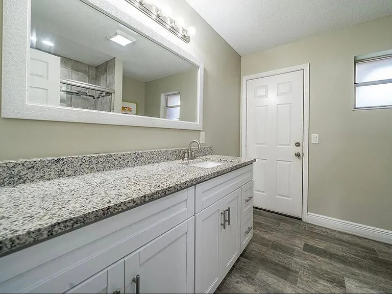 775 Howard St — Photo 15