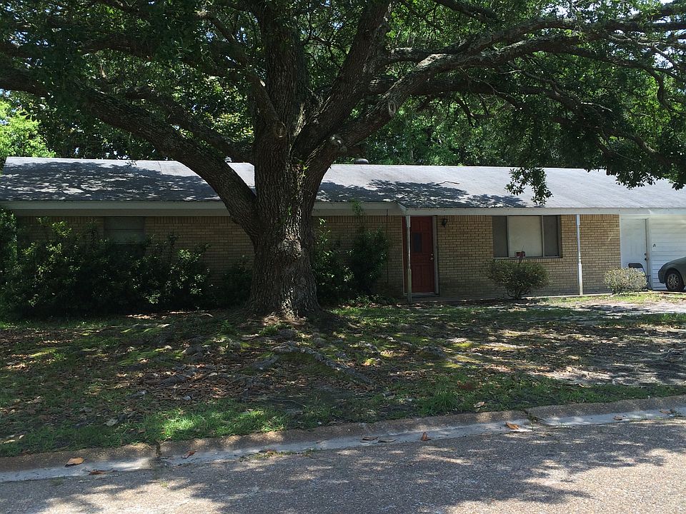 1st image of 382 Greenwood Dr