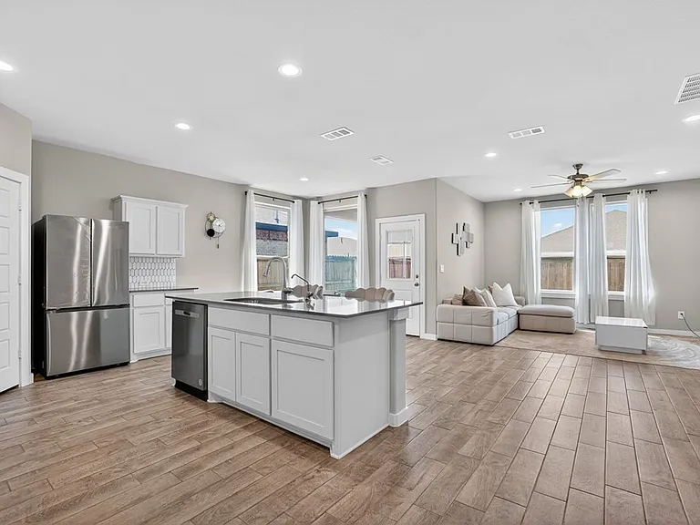 2209 Beaufort Dr — Photo 13