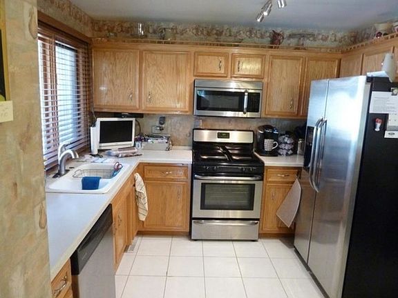 5th image of 7735 Richardson Ln
