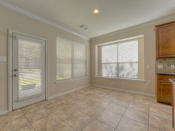 5th image of 10 Quillwood Pl