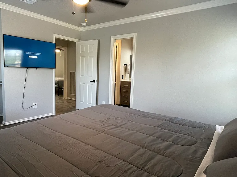 21938 Legend Point Dr — Photo 47
