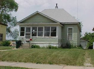 111 Saint Albans St, Waterloo, IA 50703