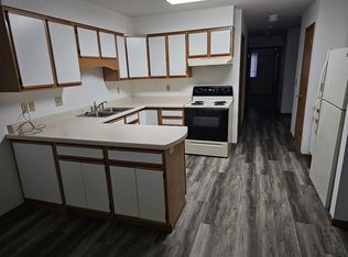 24 S Washington St, Council Grove, KS 66846