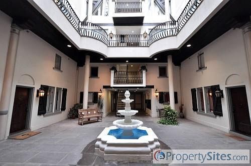 Spanish-Villa Style Courtyard w. Venetian Fountain