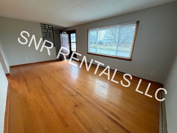 3rd image of 4913 Westmont Dr
