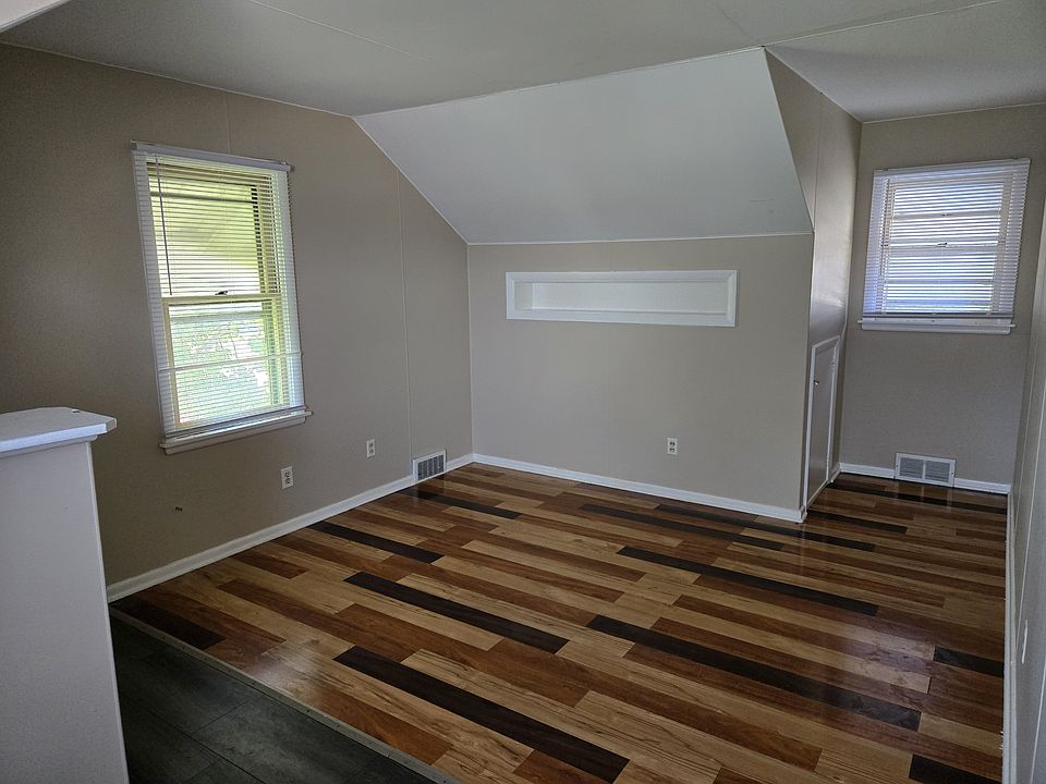 2nd image of 311 S Fredrick St