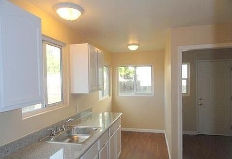 3rd image of 2421 W Bristol Ave