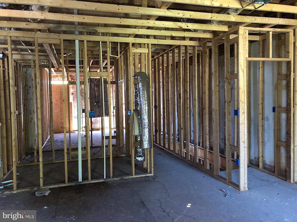 2nd image of 1014 W Lanvale St