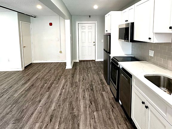 3rd image of 76 Franklin St #19