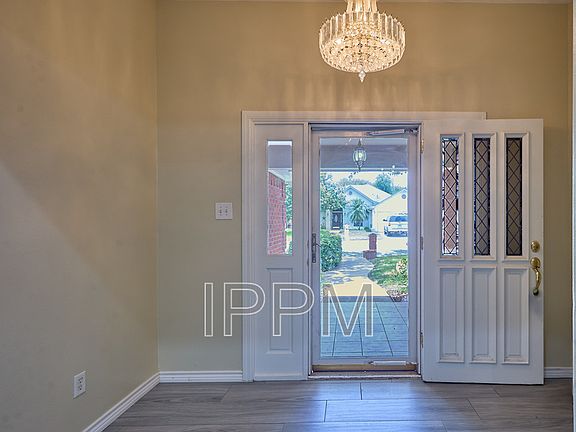 5th image of 2609 Thomas Ln