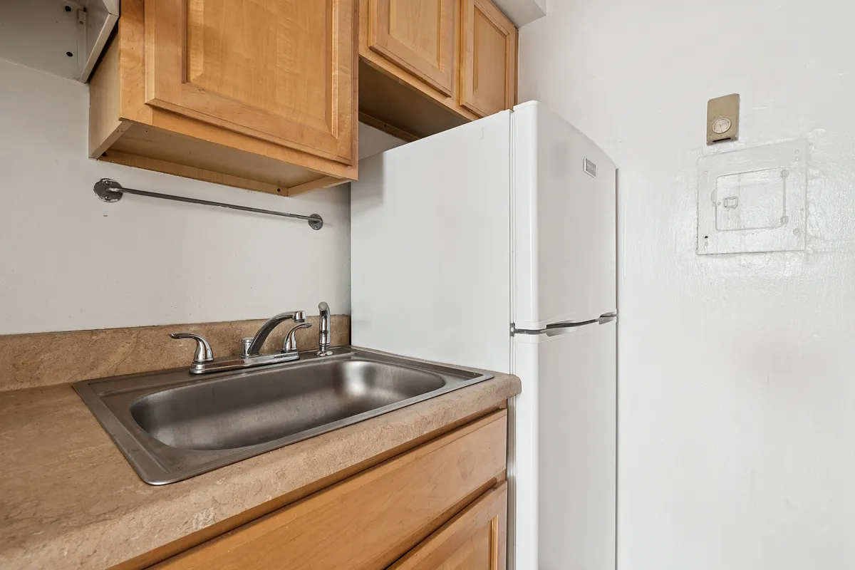 Building Photo - 1215 Pine St #2A
