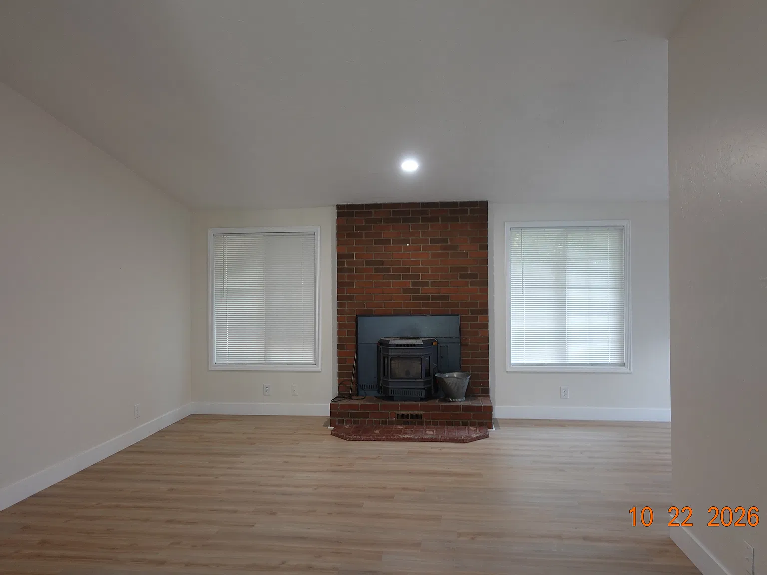 3 bed, 1700 sqft, $2,500 — Photo 2