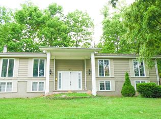 5691 E Golden Hills Dr, Monticello, IN 47960